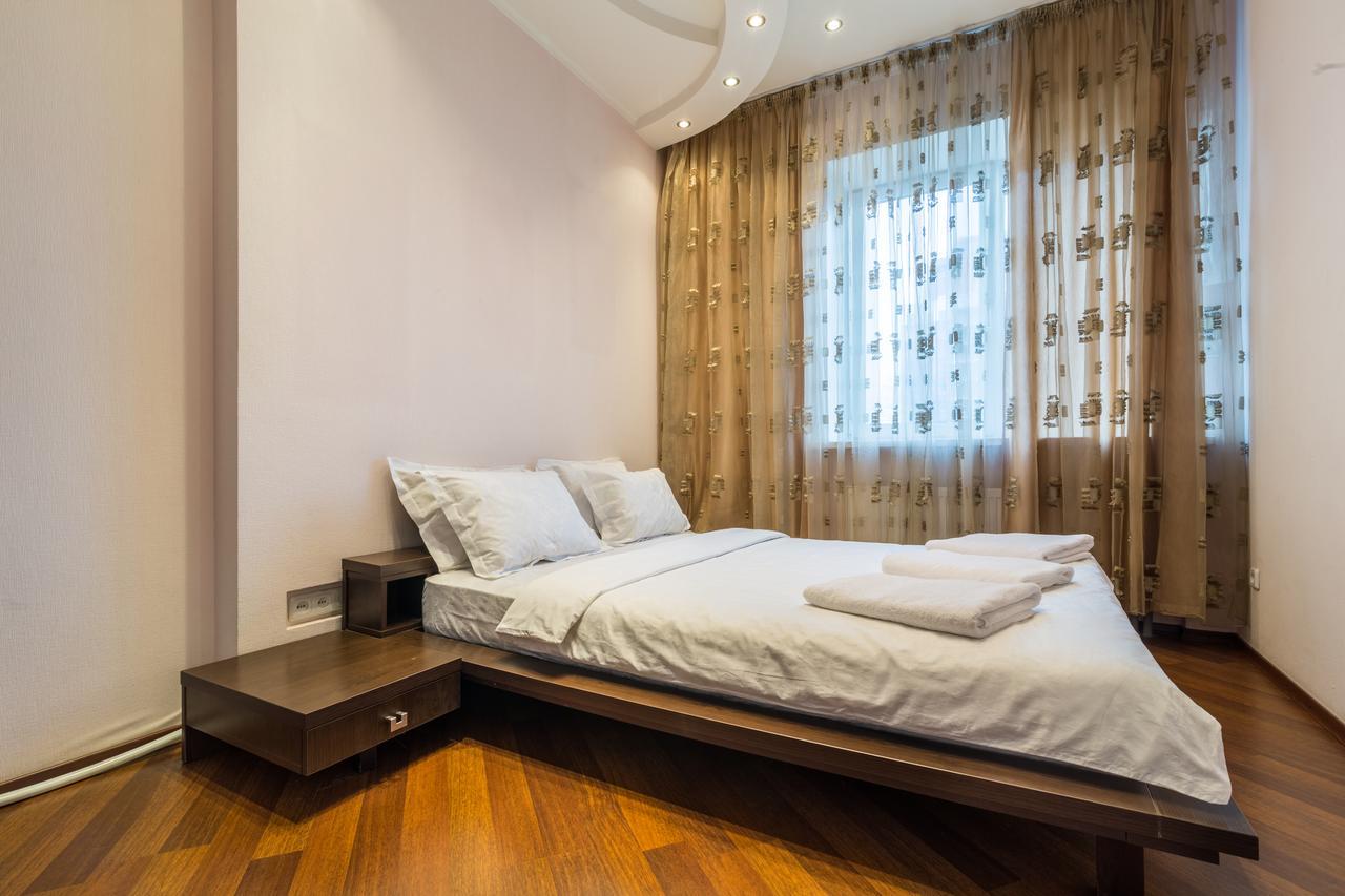 Lux Near Most City With Panoramic Windows Dnipro Extérieur photo